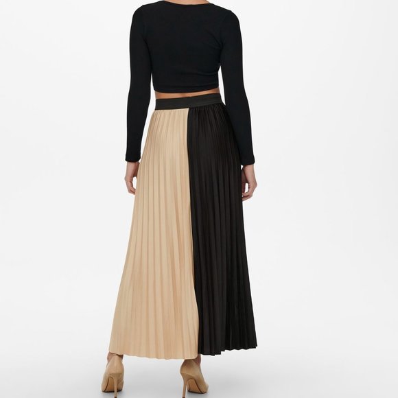 InWear Skirt - Picture 2 of 3